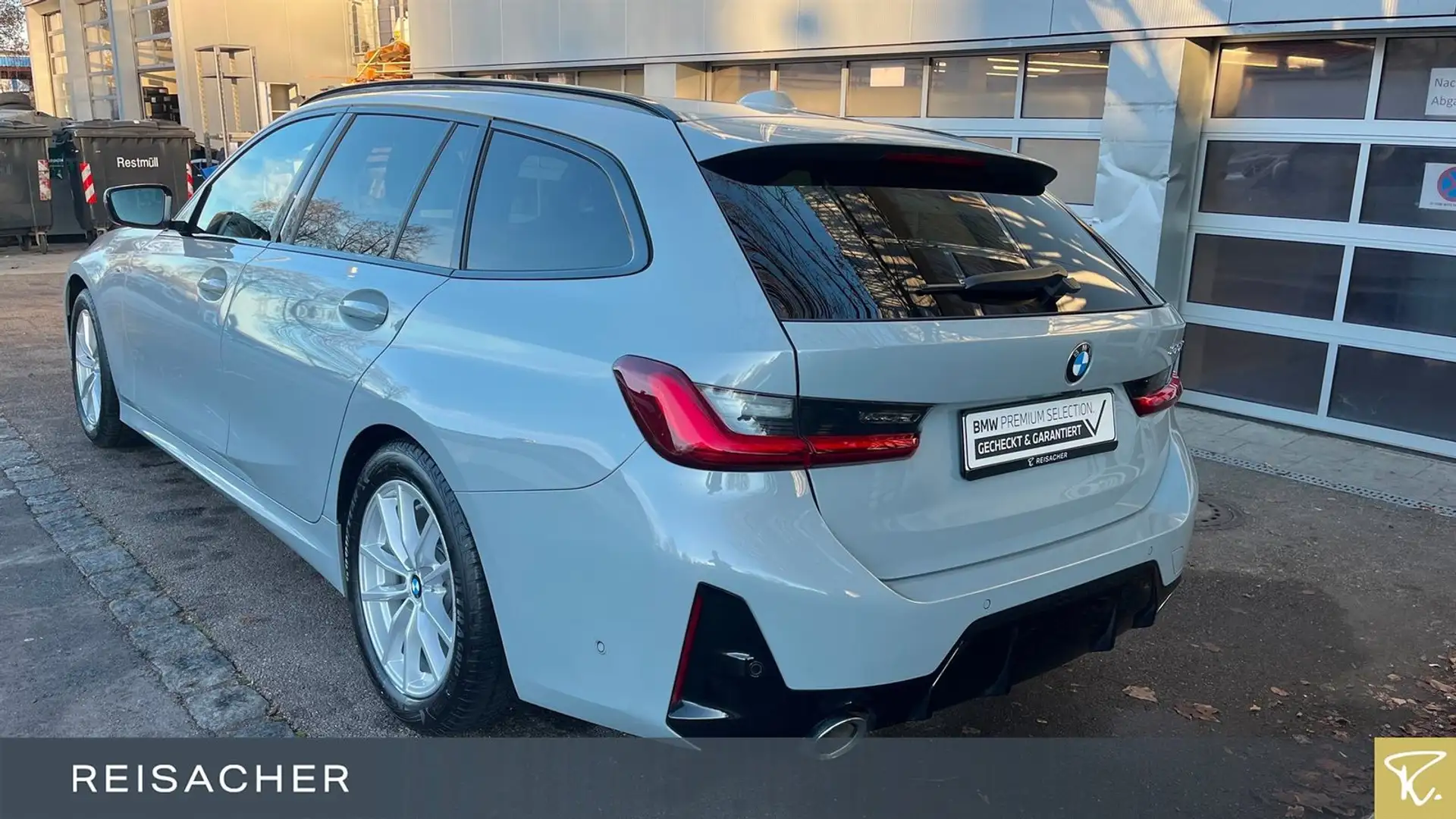 BMW 320 i Tou M Sport,LCPro.HuD,AHK,ACC,360° Grau - 2