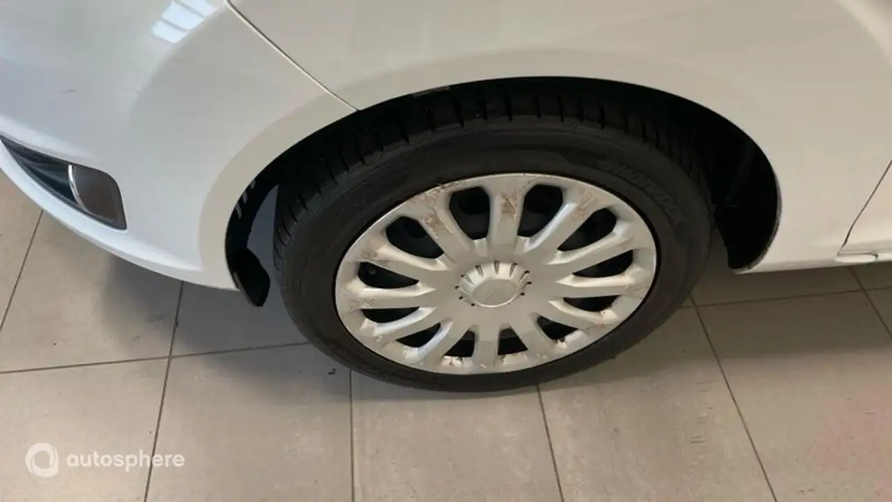 Ford Fiesta 3 portes — photo 20