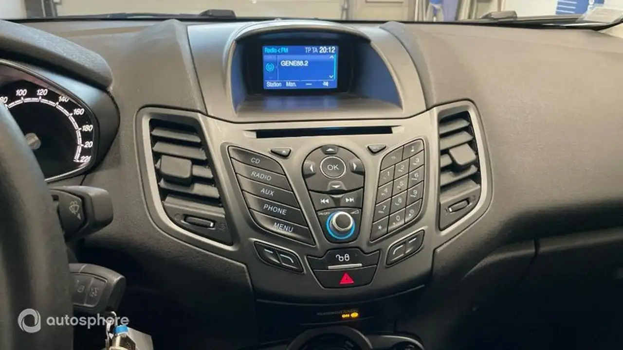 Ford Fiesta 3 portes — photo 18
