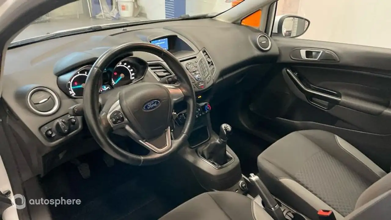 Ford Fiesta 3 portes — photo 11