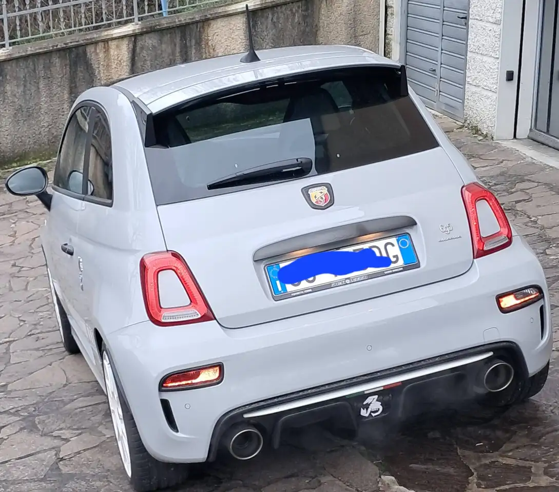 Abarth 695 2022