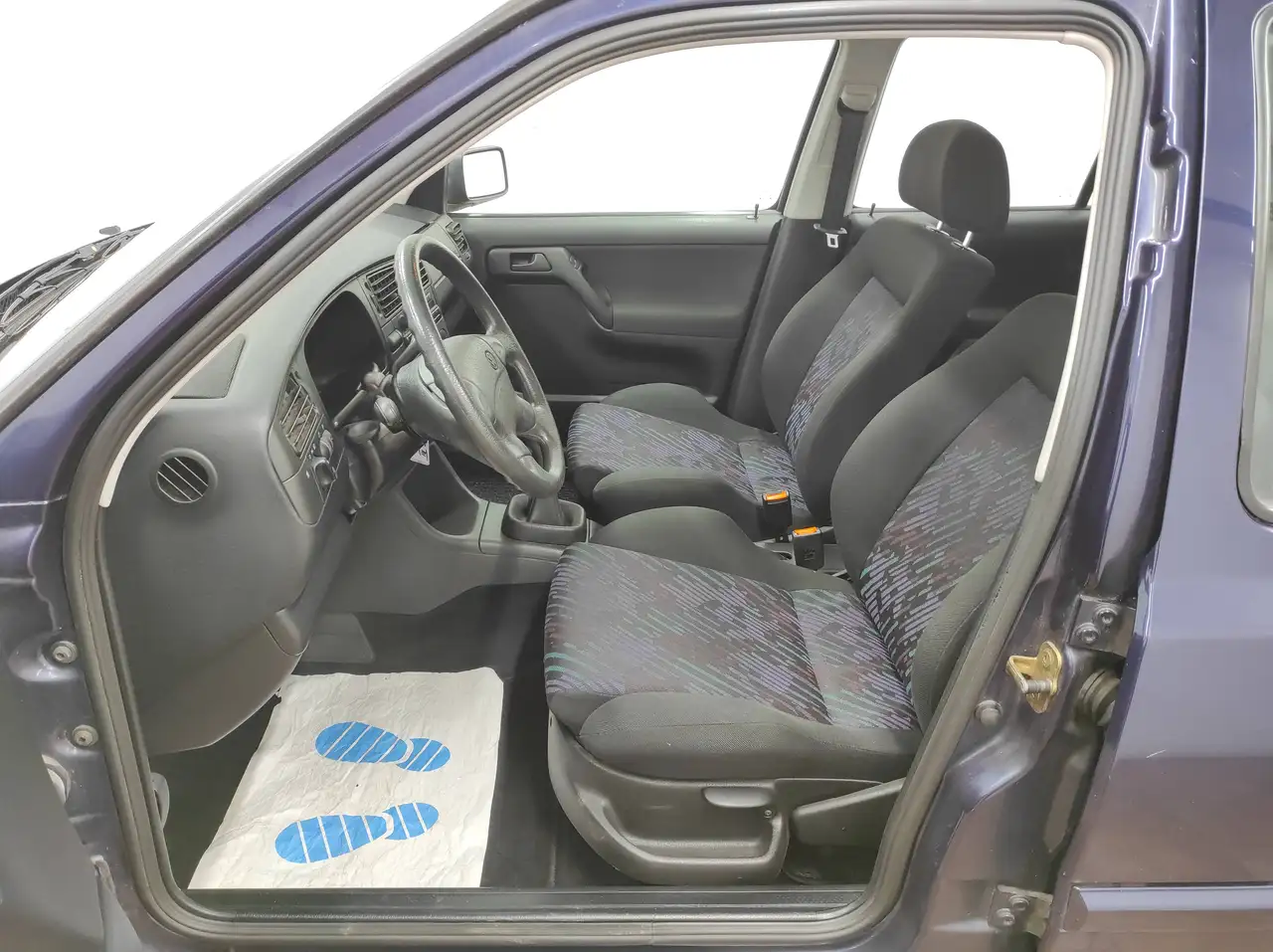 Volkswagen Golf III 1.6 *TÜV NEU* 1-HAND ALLWETTER SERVO Avenue, foto 9