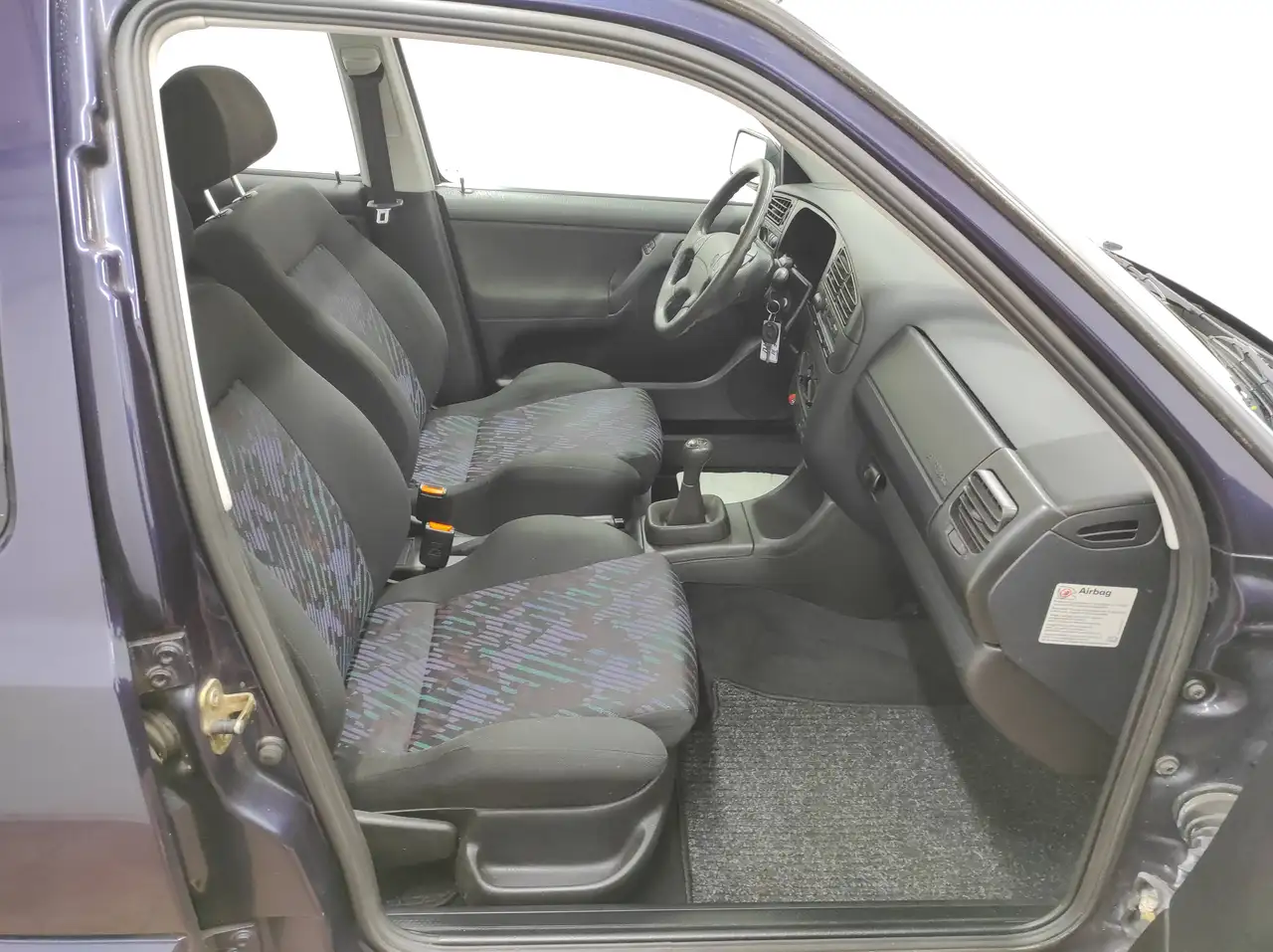 Volkswagen Golf III 1.6 *TÜV NEU* 1-HAND ALLWETTER SERVO Avenue, foto 10