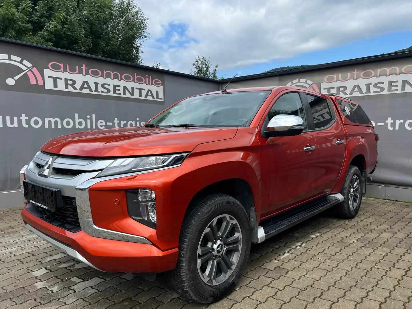 Mitsubishi L200 Diamond Aut. 4WD (Motorschaden) Orange - 1