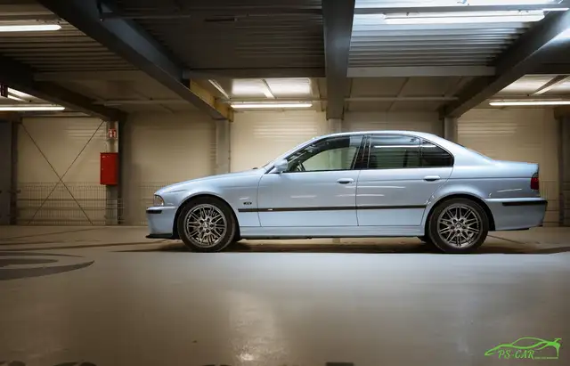 BMW M5 view 7