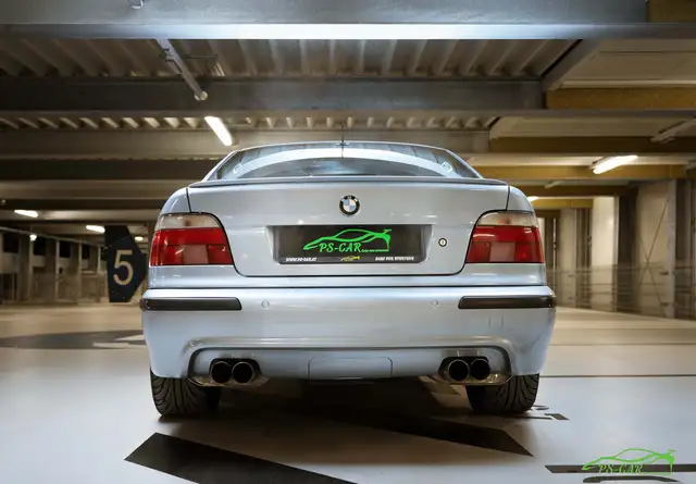 BMW M5 view 5