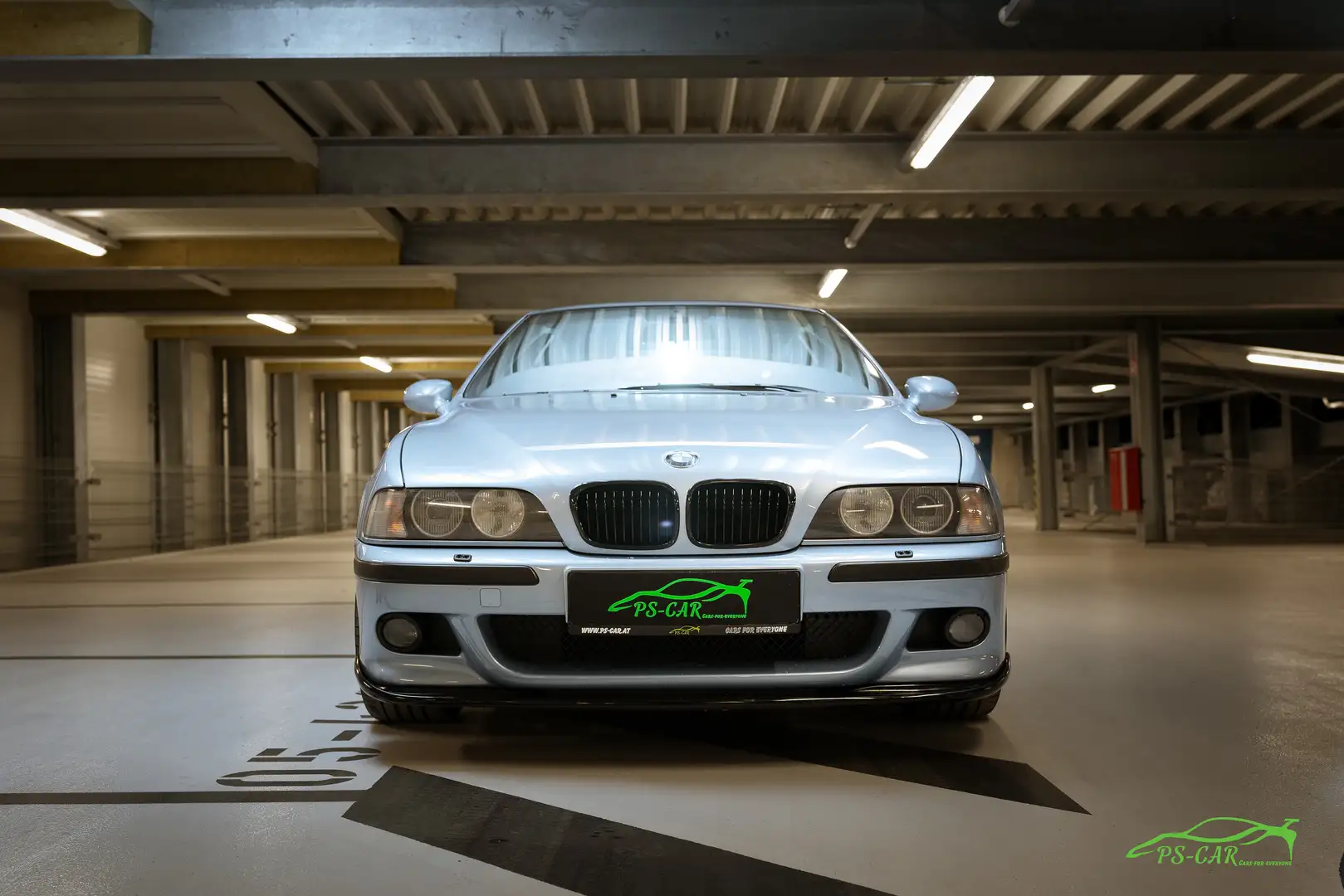 BMW M5 **ORIGINAL - ZUSTAND** srebrna - 2