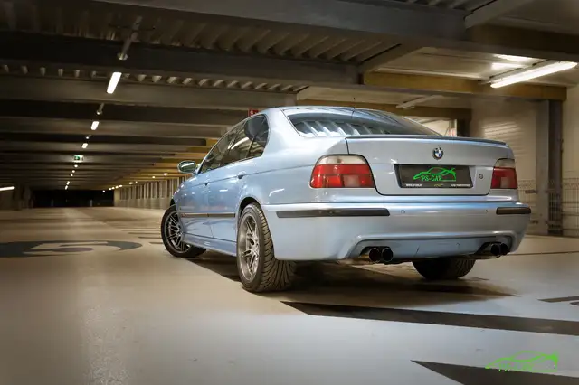 BMW M5 view 6