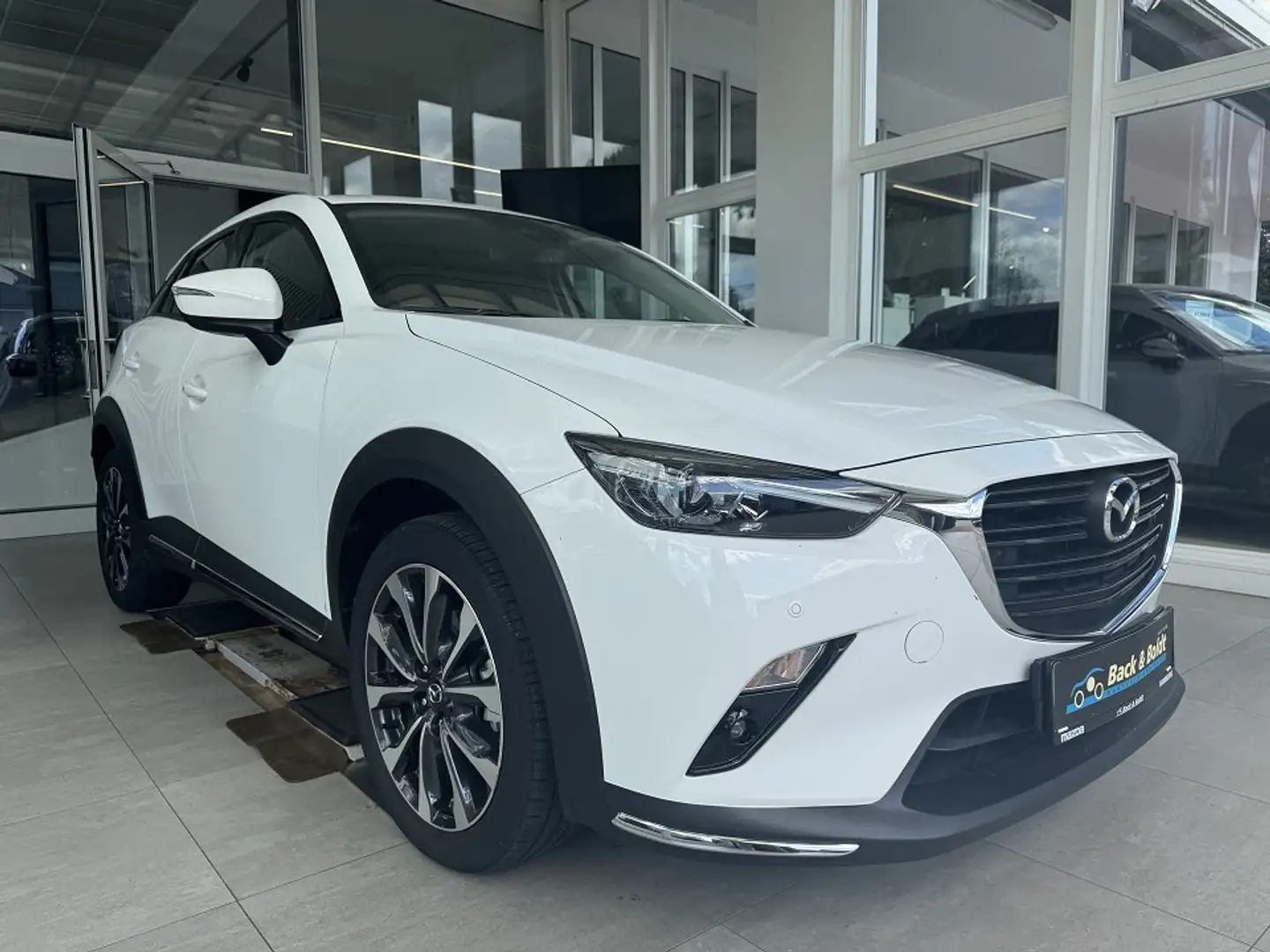 Mazda CX-3 Selection 2.0 NAVI+KAMERA+WENIG KM+EINPARKHILFE Weiß - 2