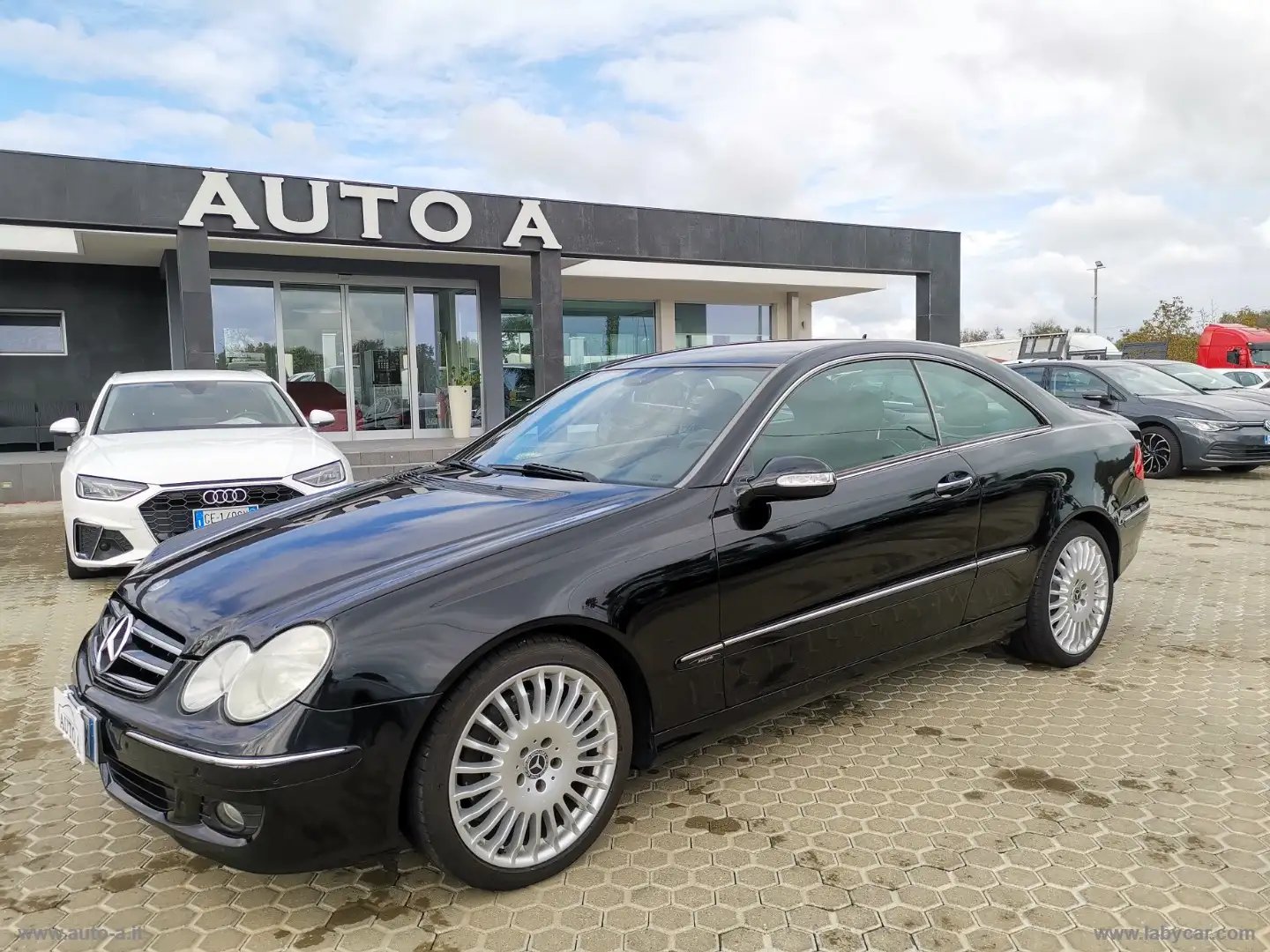 Mercedes-Benz CLK 220 CLK COUPE 220 CDI Avantgarde Schwarz - 1