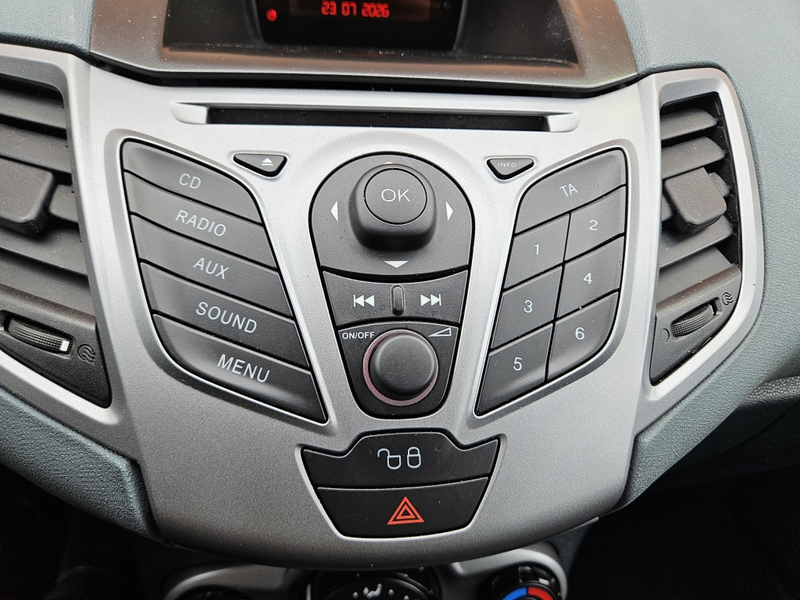 Ford Fiesta 1.25 Limited — photo 19
