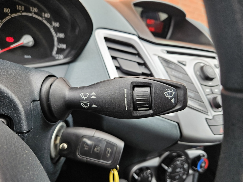 Ford Fiesta 1.25 Limited — photo 15