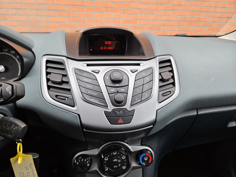 Ford Fiesta 1.25 Limited — photo 18