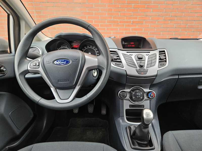 Ford Fiesta 1.25 Limited — photo 9