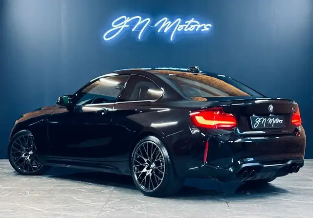 BMW M2 view 3