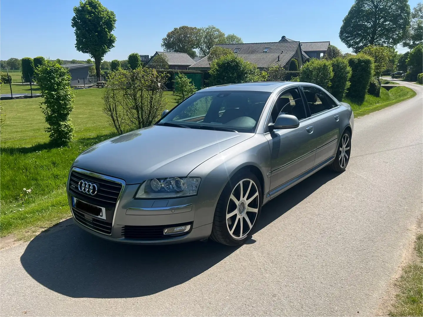 Audi A8 4.2 TDI quattro Grau - 2