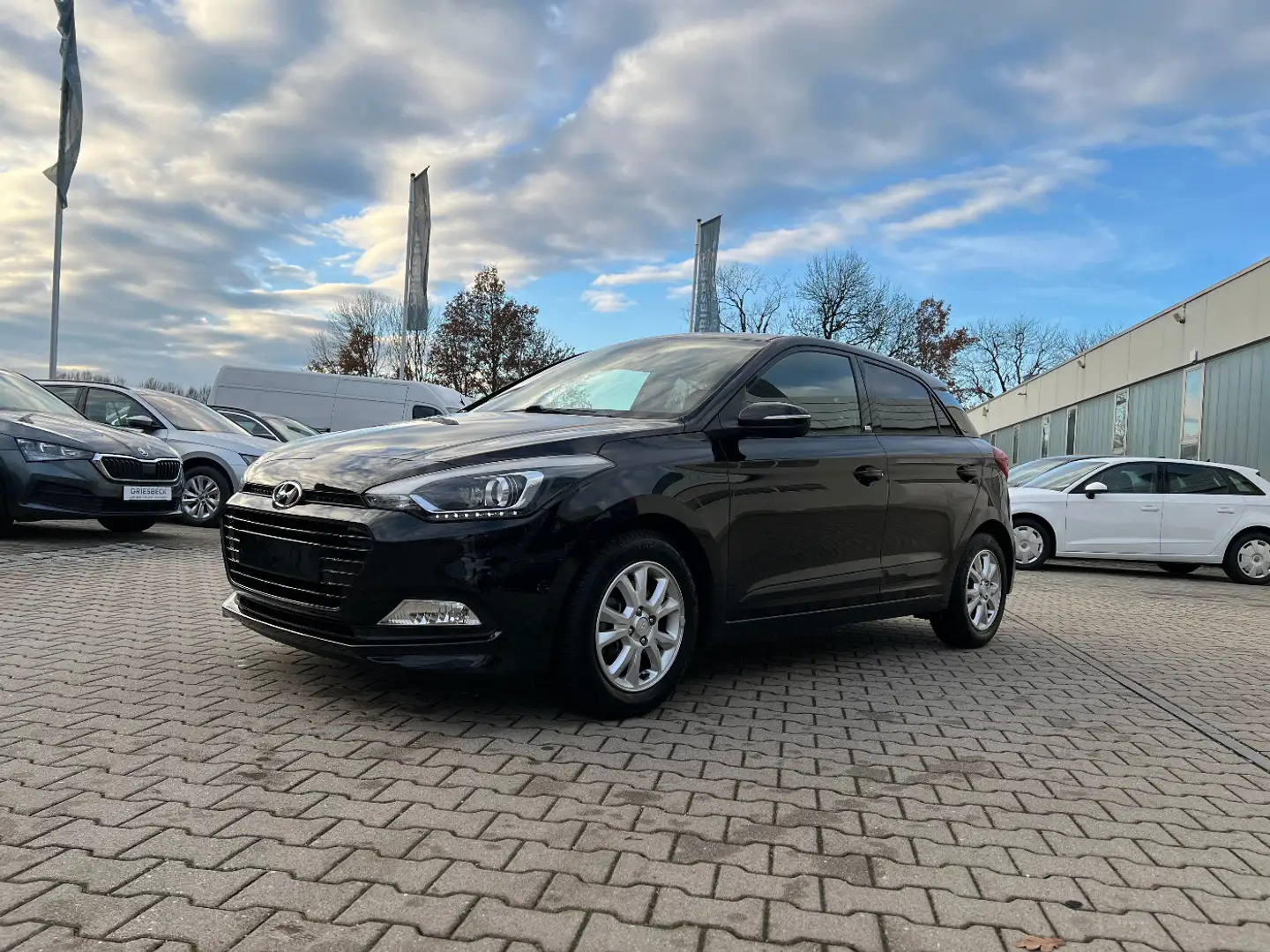 Hyundai i20 1.0 blue Passion *Klima Alu Sitzh. PDC NS* Schwarz - 1