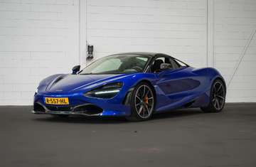 Spider 4.0 V8 Luxury | Volcano Blue | Ceramic | 36