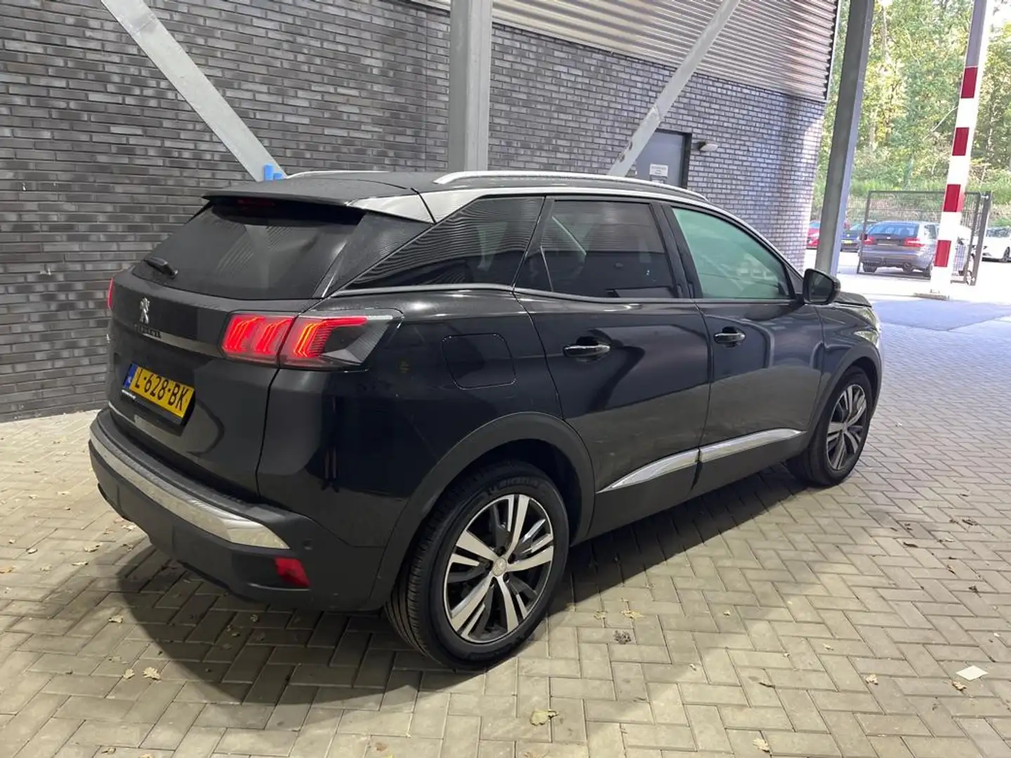 Peugeot 3008 1.2 PureTech Blue Lease Allure | ACC | BLIS | 360° Nero - 2