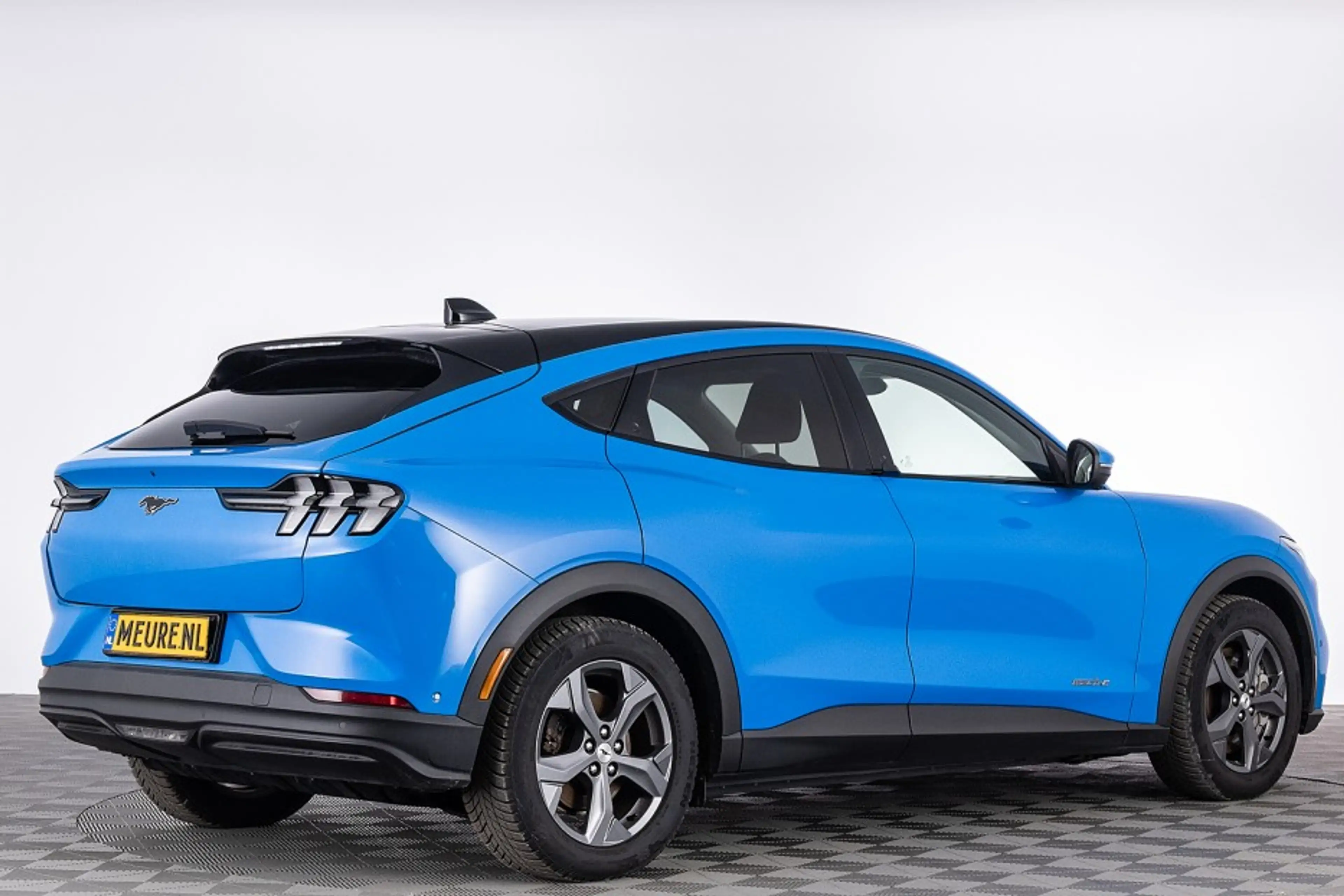 Ford Mustang Mach-E RWD 75 kWh *SOH 94.7%* PANORAMADAK | B&O | LEDER | — photo 31
