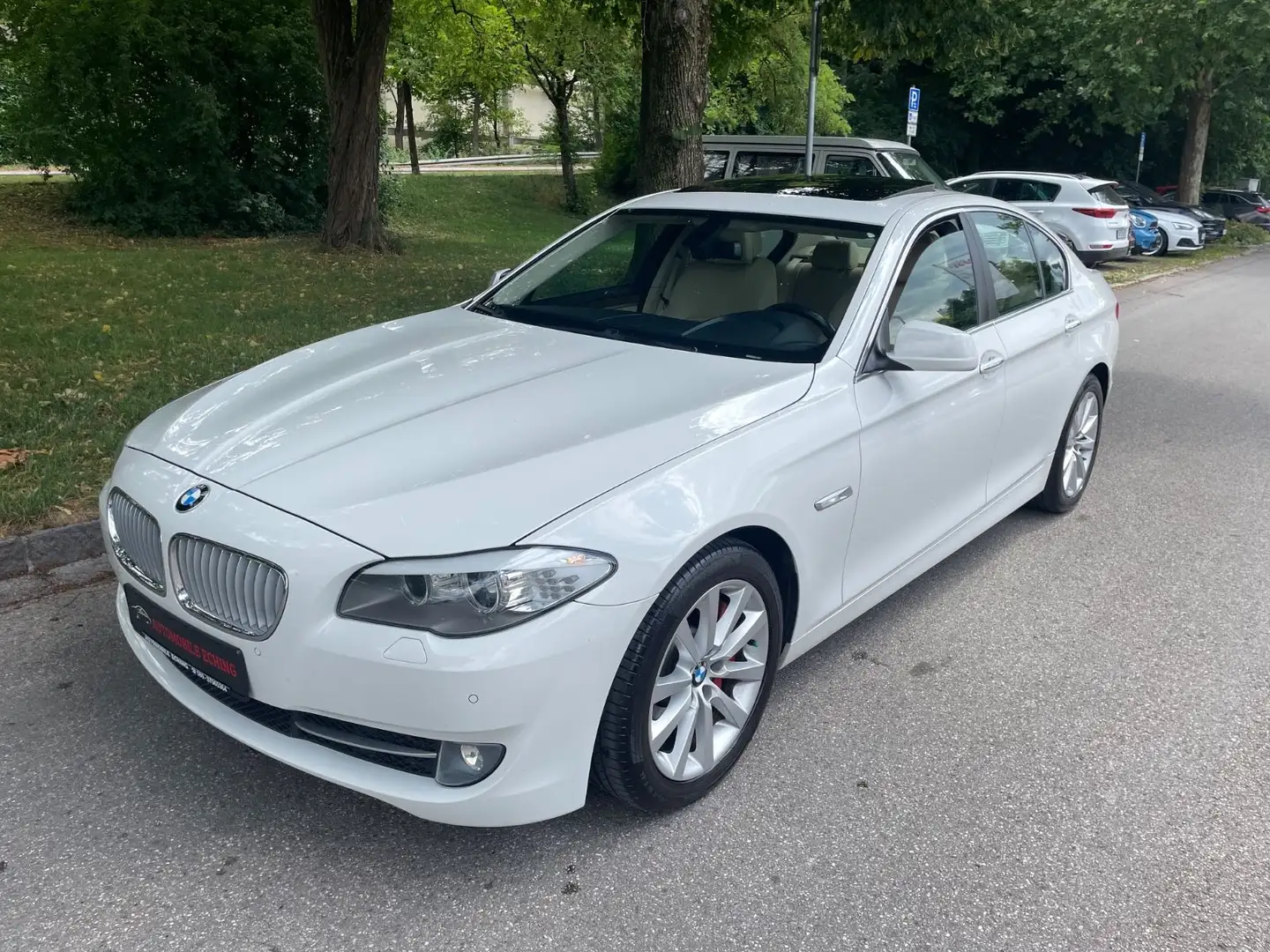 BMW 550 i Lim.*Navi*Xen.*SHD*LED*Memory*Leder* Weiß - 1