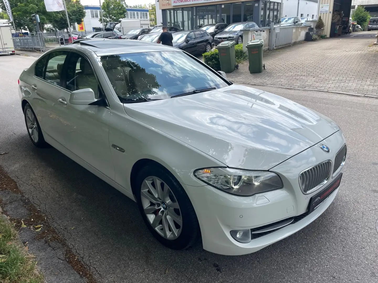 BMW 550 i Lim.*Navi*Xen.*SHD*LED*Memory*Leder* Weiß - 2