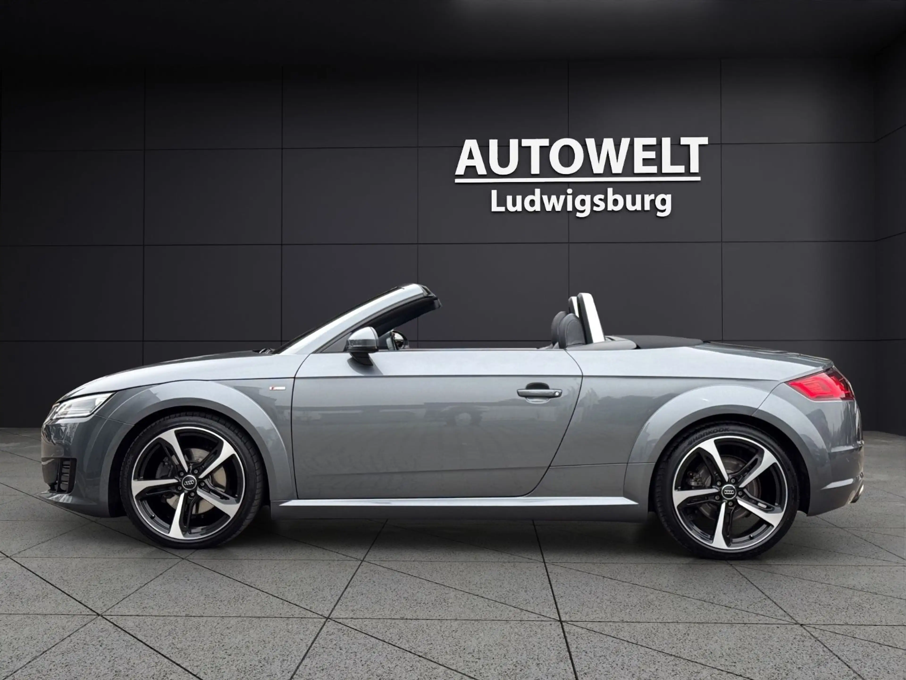 Audi TT Roadster 2.0 TFSI quattro S-Line S-Tronic — photo 8