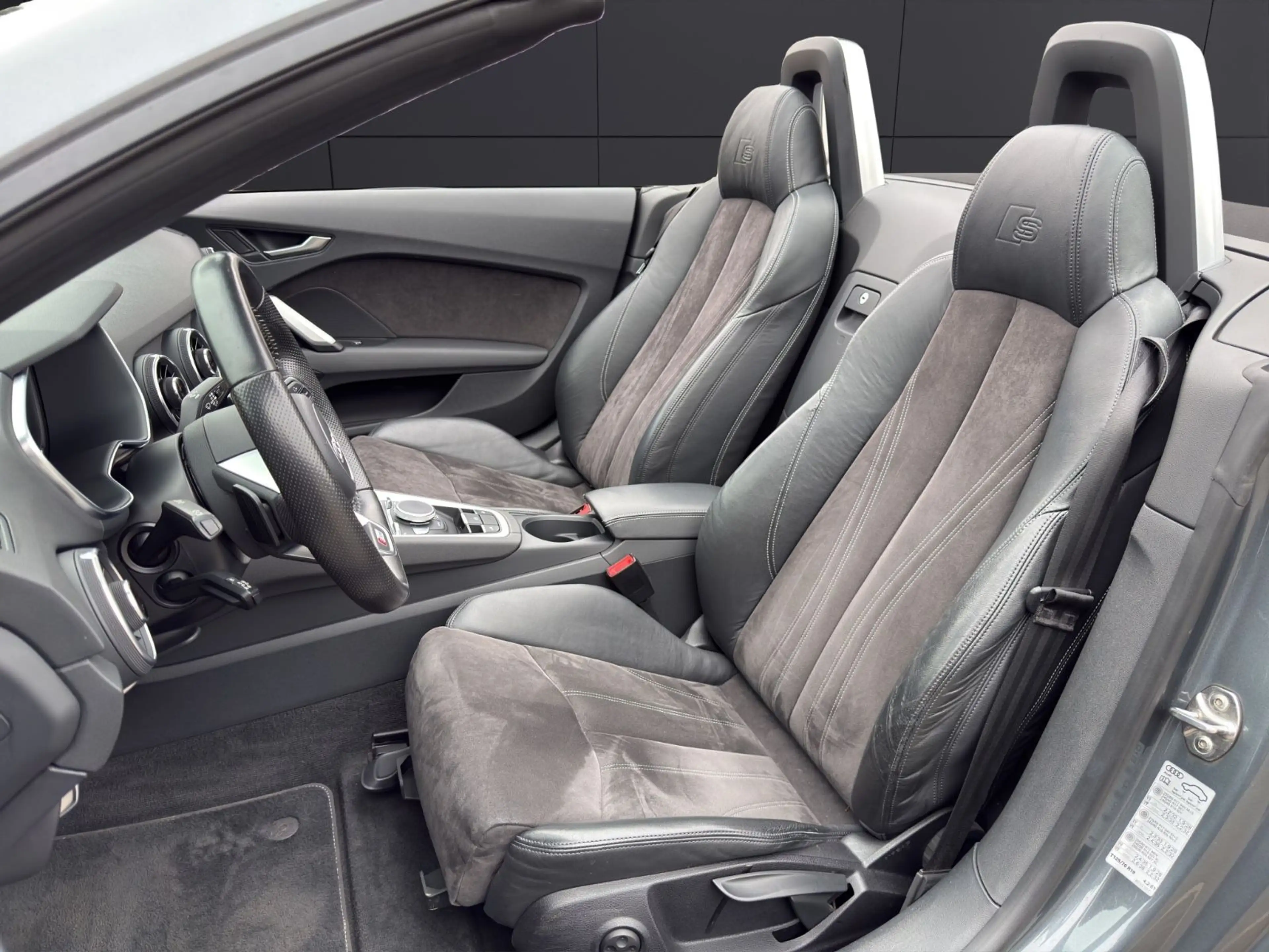 Audi TT Roadster 2.0 TFSI quattro S-Line S-Tronic — photo 9