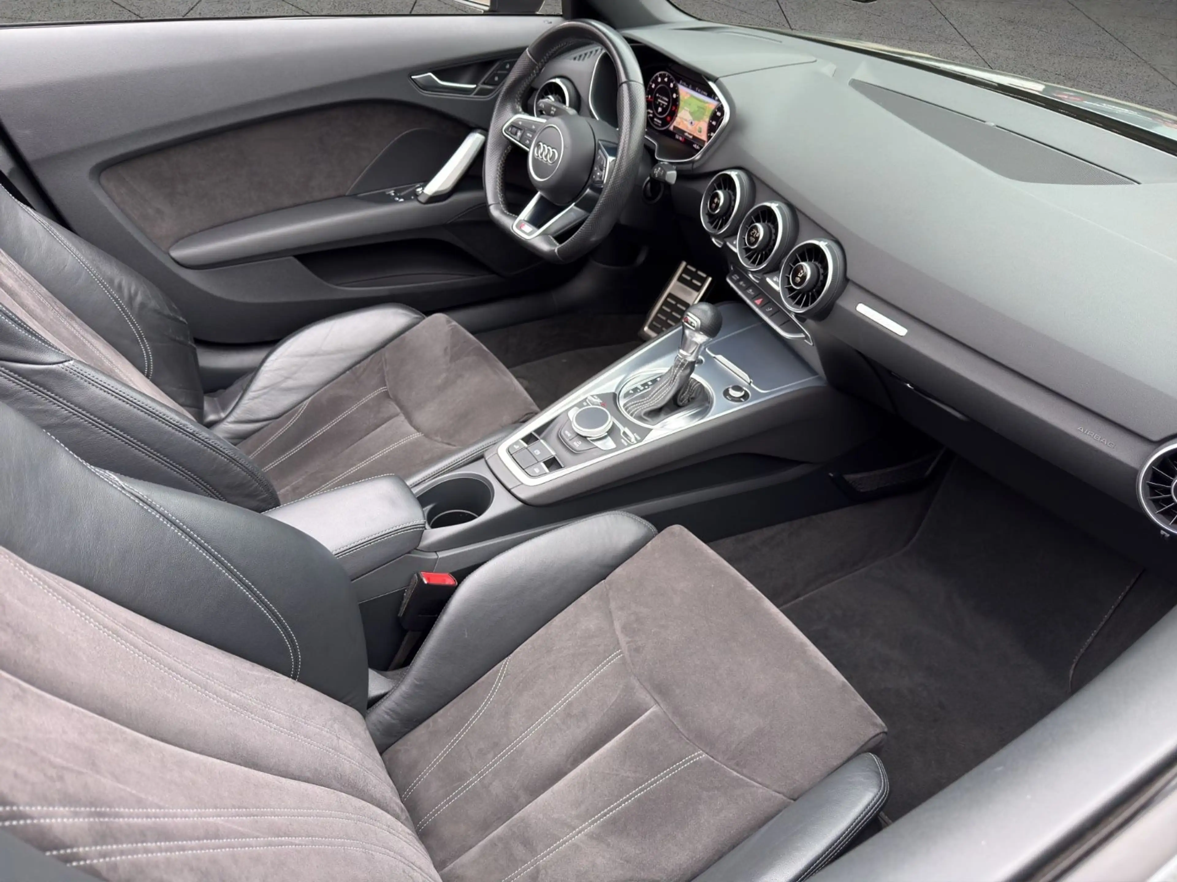 Audi TT Roadster 2.0 TFSI quattro S-Line S-Tronic — photo 14
