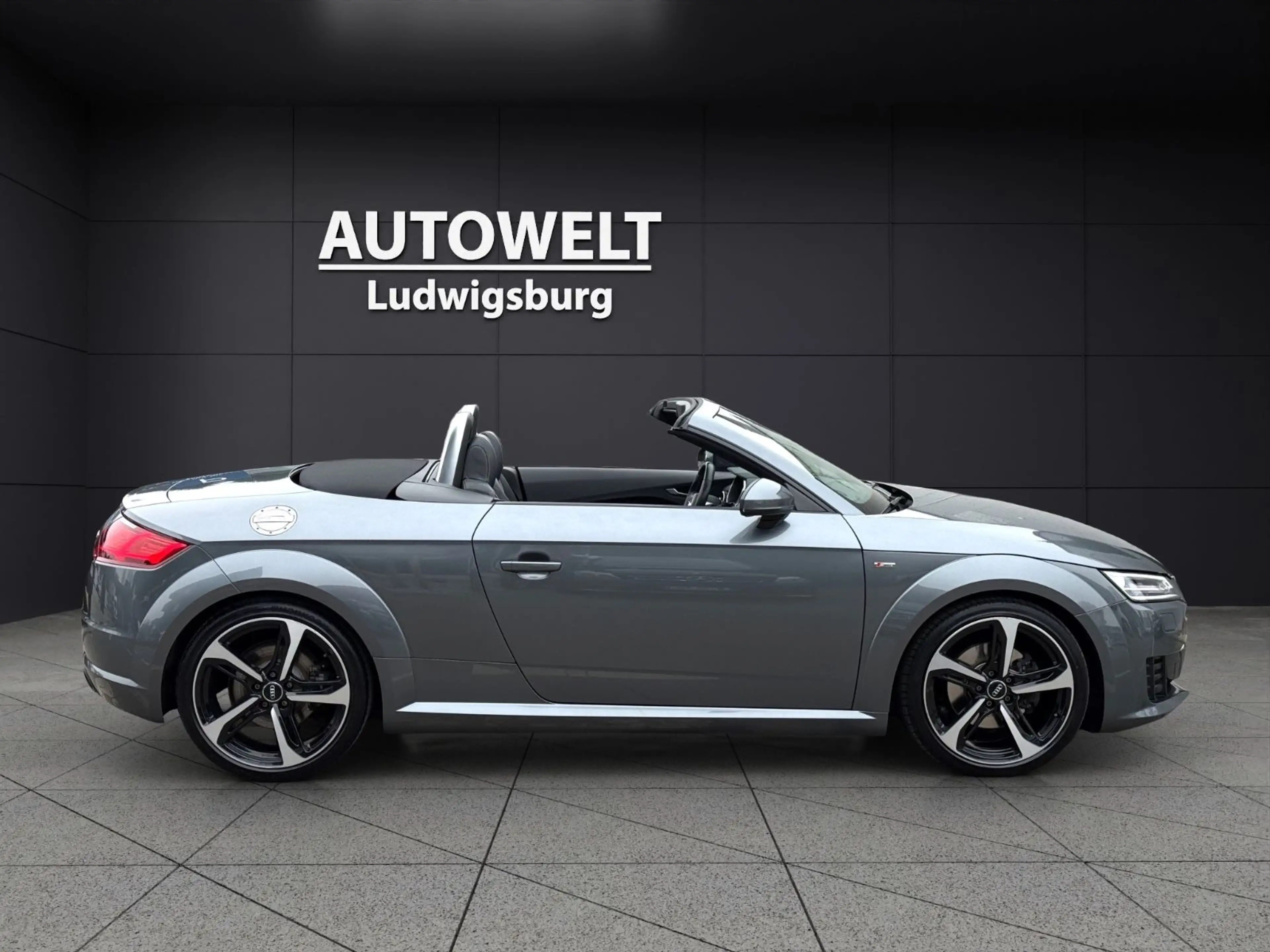 Audi TT Roadster 2.0 TFSI quattro S-Line S-Tronic — photo 4