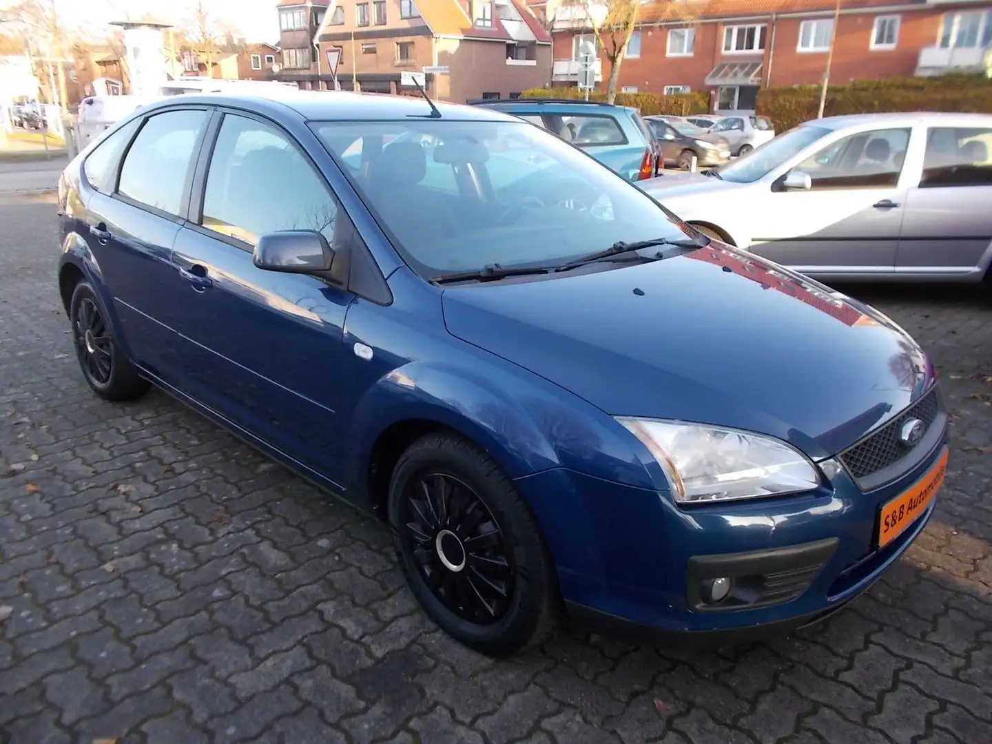 Ford Focus Lim. Fun X Blau - 1