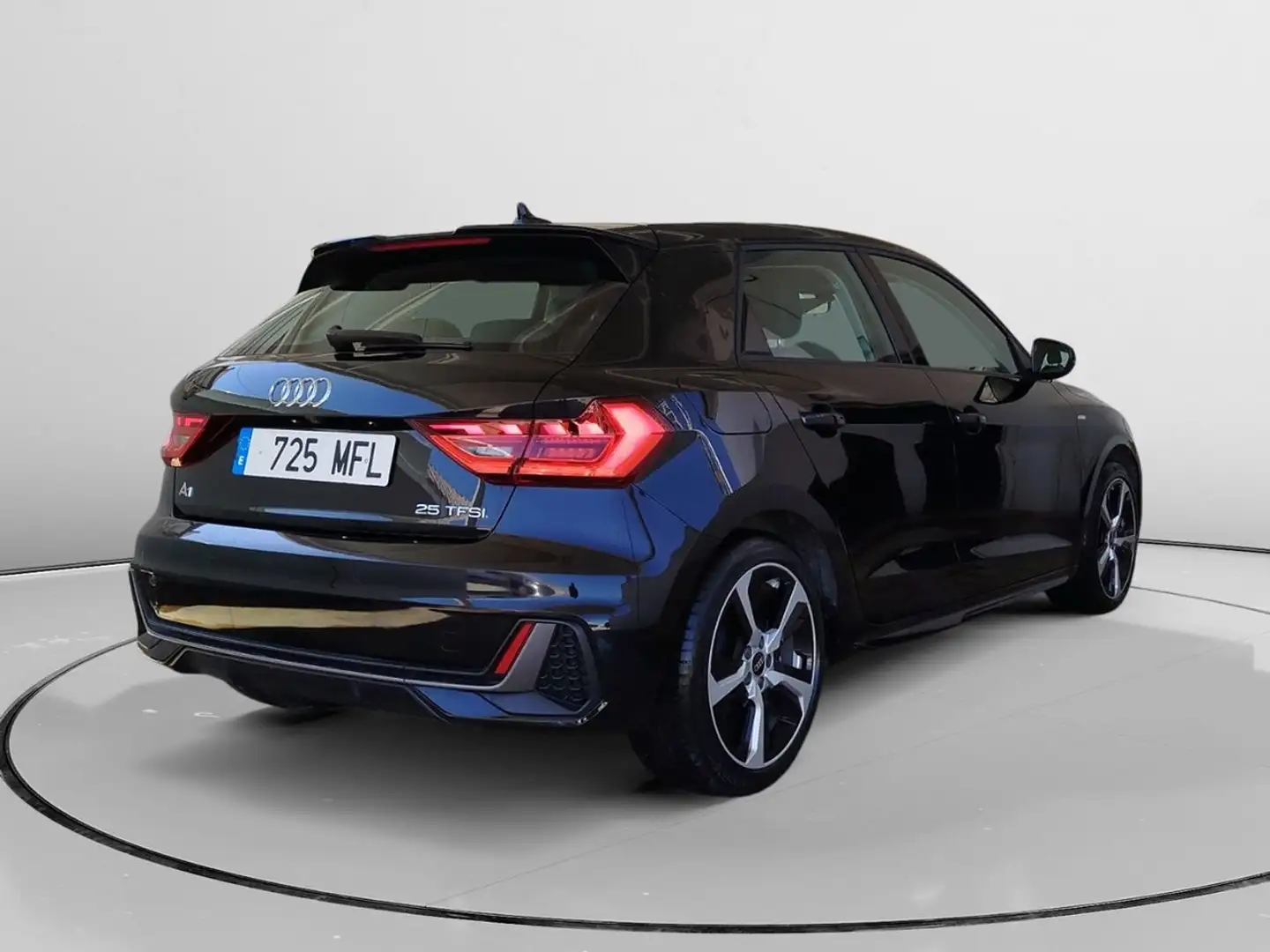 Audi A1 Sportback 1.0 TFSI Adrenalin Schwarz - 2