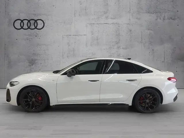 Audi A5 view 3