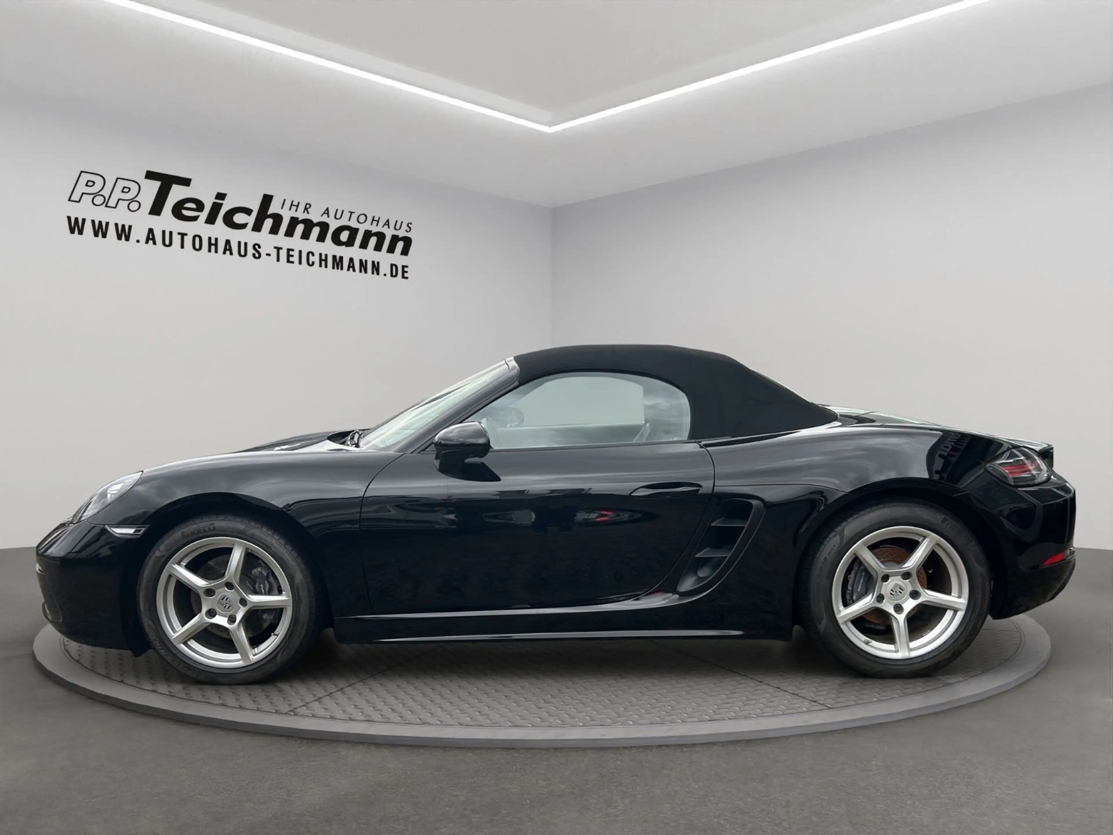 Porsche Boxster 718 — photo 8