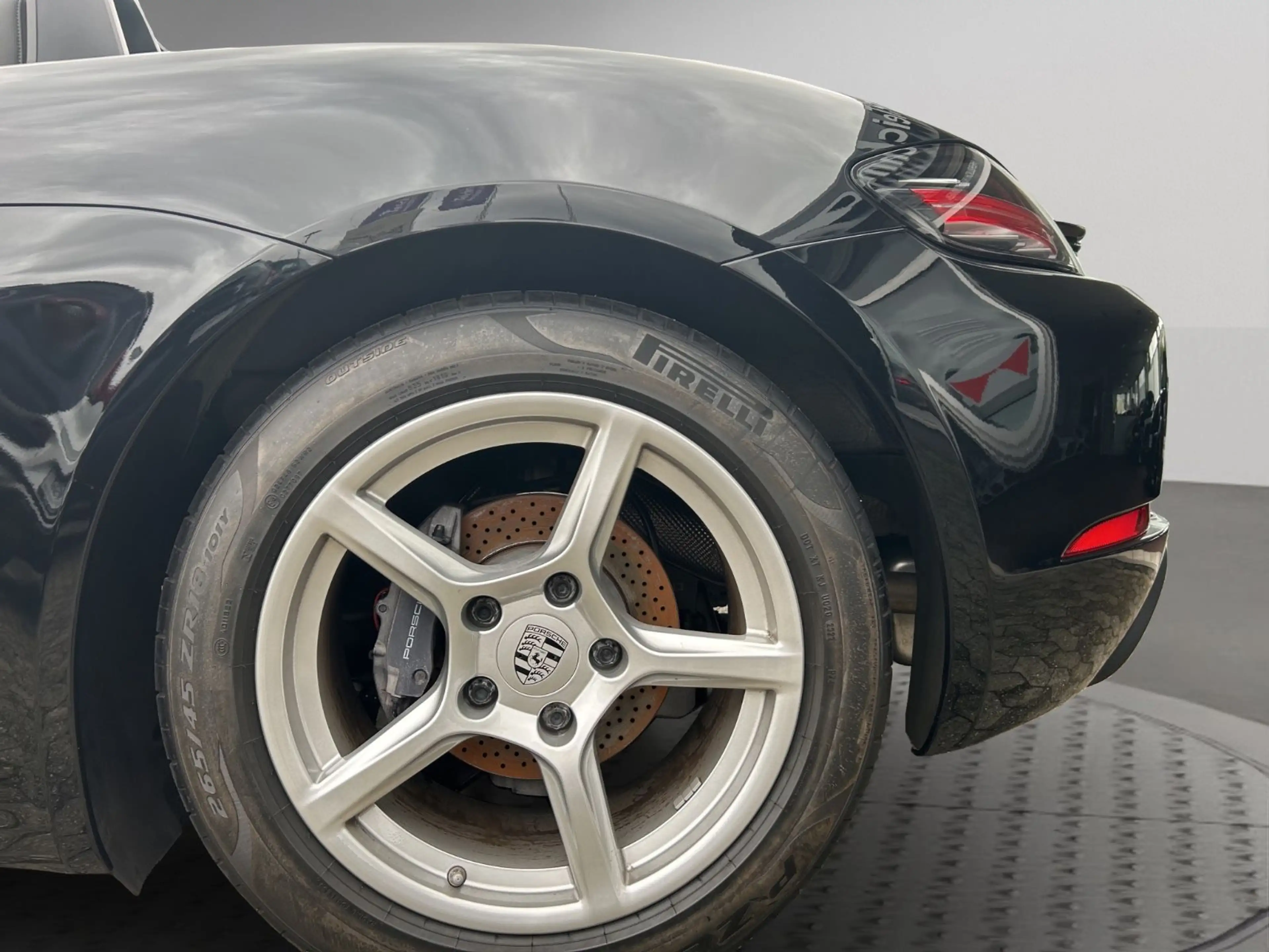 Porsche Boxster 718 — photo 9