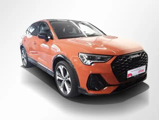 Audi Q3 view 11
