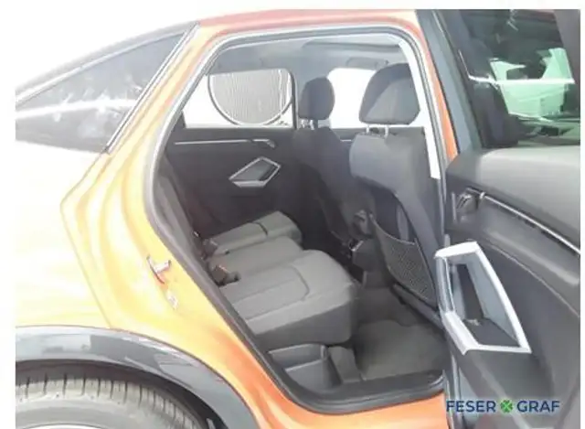 Audi Q3 view 6