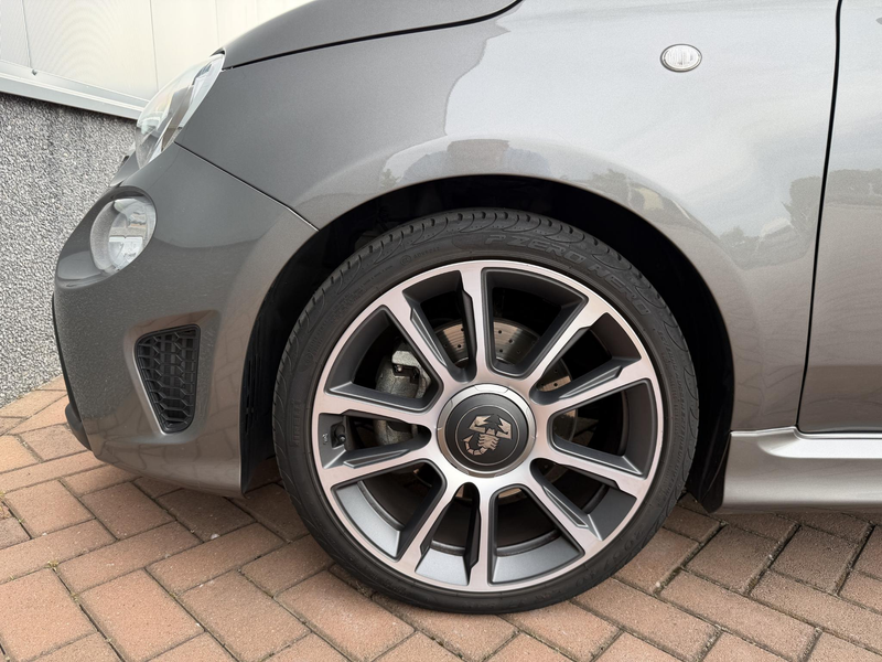 Abarth 595C 1.4 T-Jet Turismo BEATS | LEDER | CARPLAY — photo 11