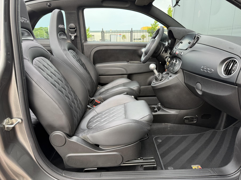 Abarth 595C 1.4 T-Jet Turismo BEATS | LEDER | CARPLAY — photo 14