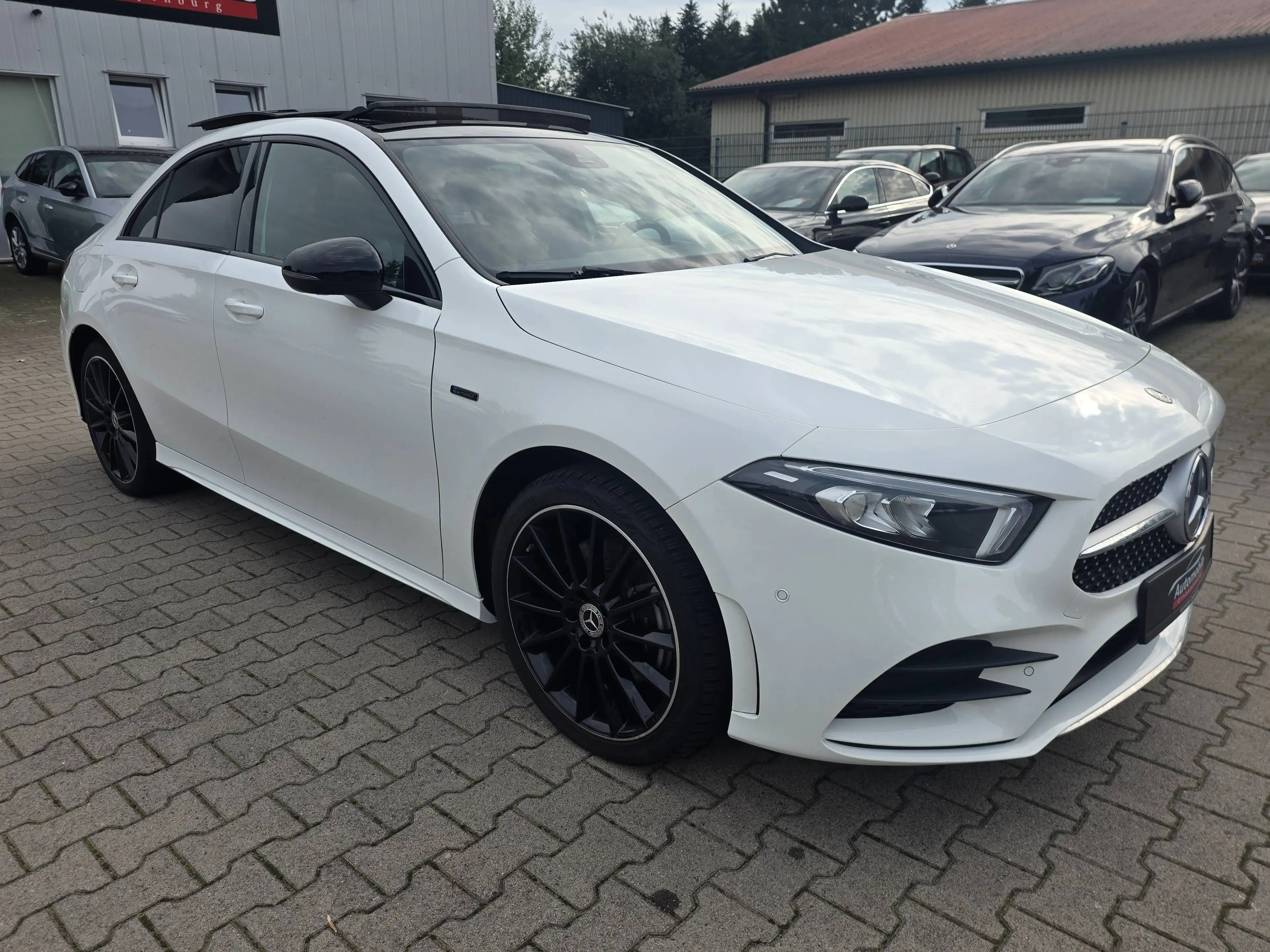 Mercedes-Benz A 250 e Limousine AMG-Line *RFK *Night Paket *RFK — photo 3