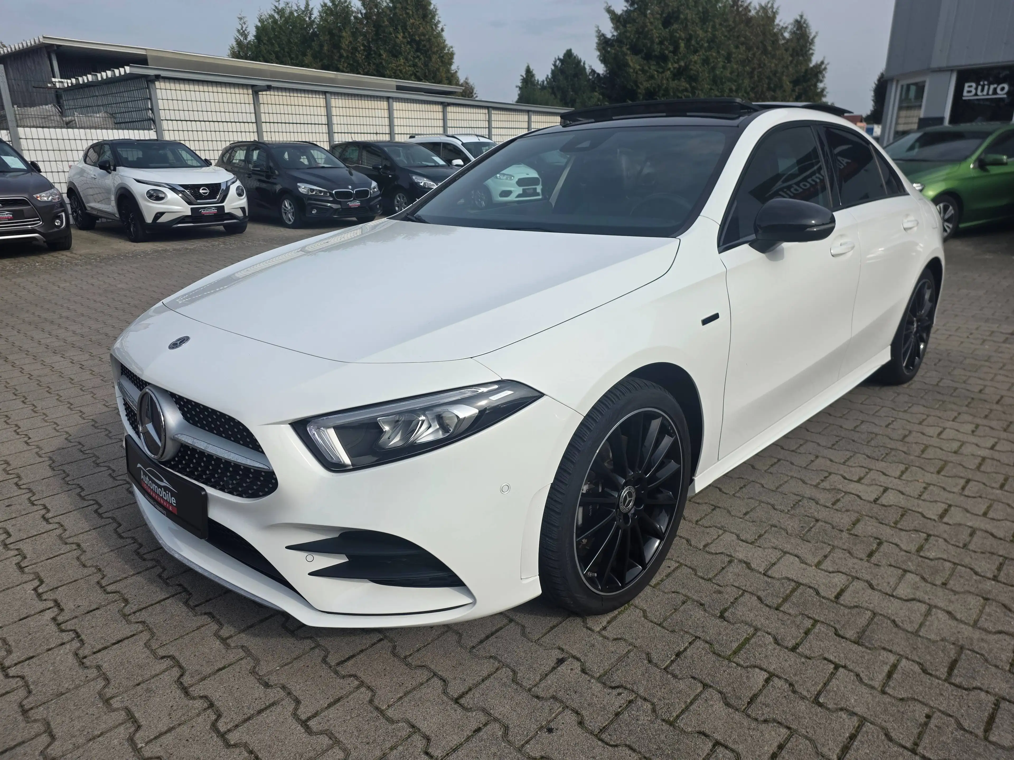 Mercedes-Benz A 250 e Limousine AMG-Line *RFK *Night Paket *RFK
