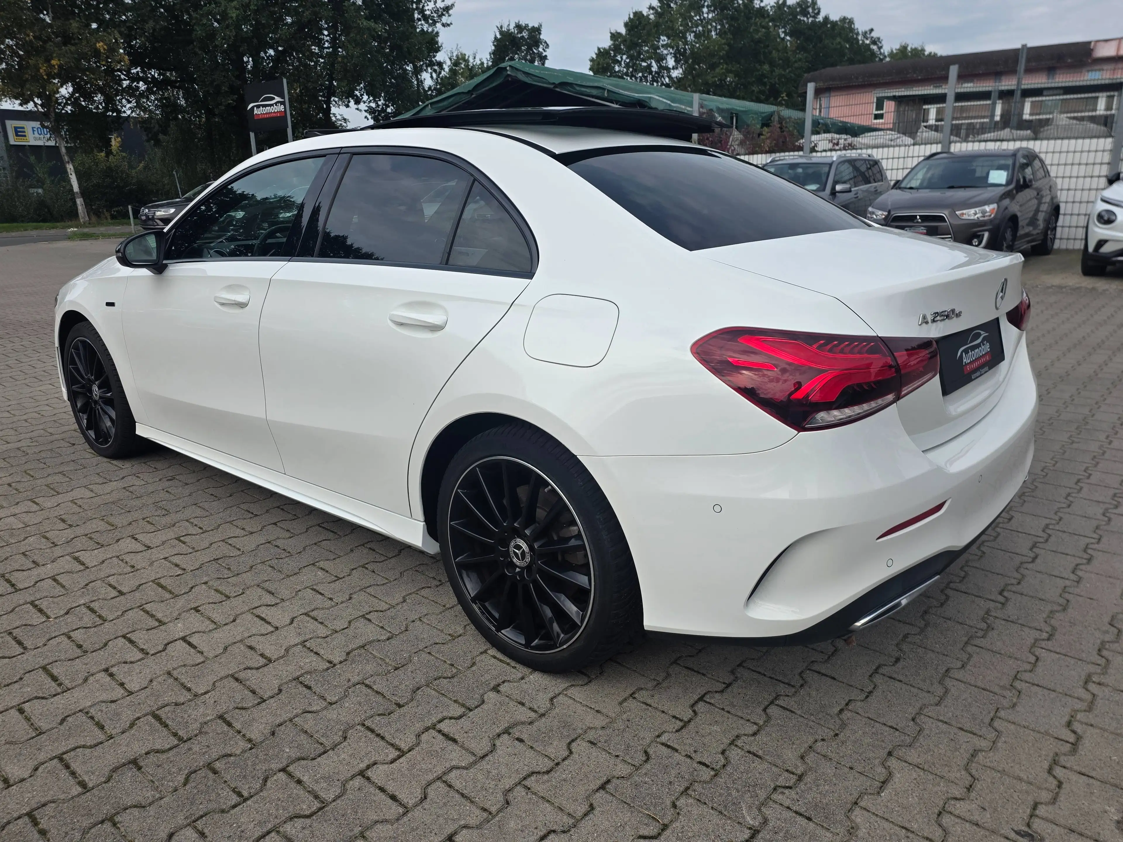 Mercedes-Benz A 250 e Limousine AMG-Line *RFK *Night Paket *RFK — photo 9