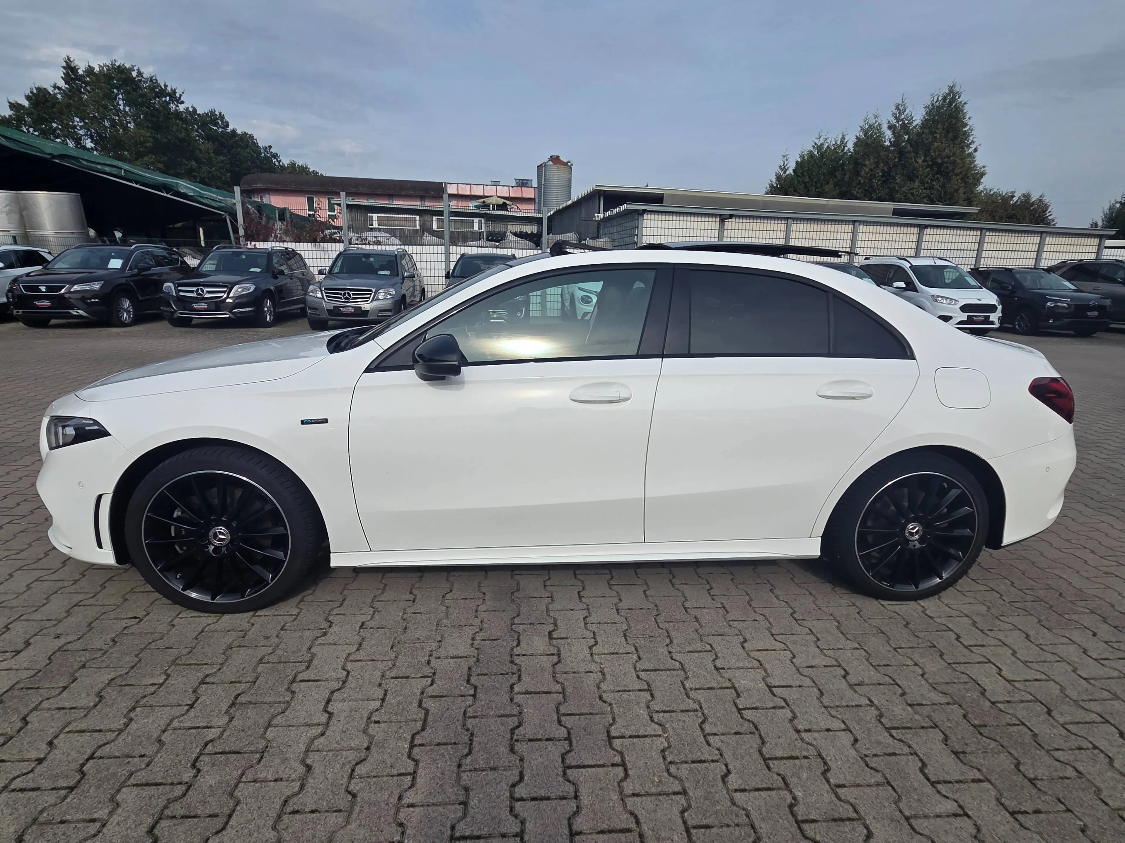 Mercedes-Benz A 250 e Limousine AMG-Line *RFK *Night Paket *RFK — photo 6
