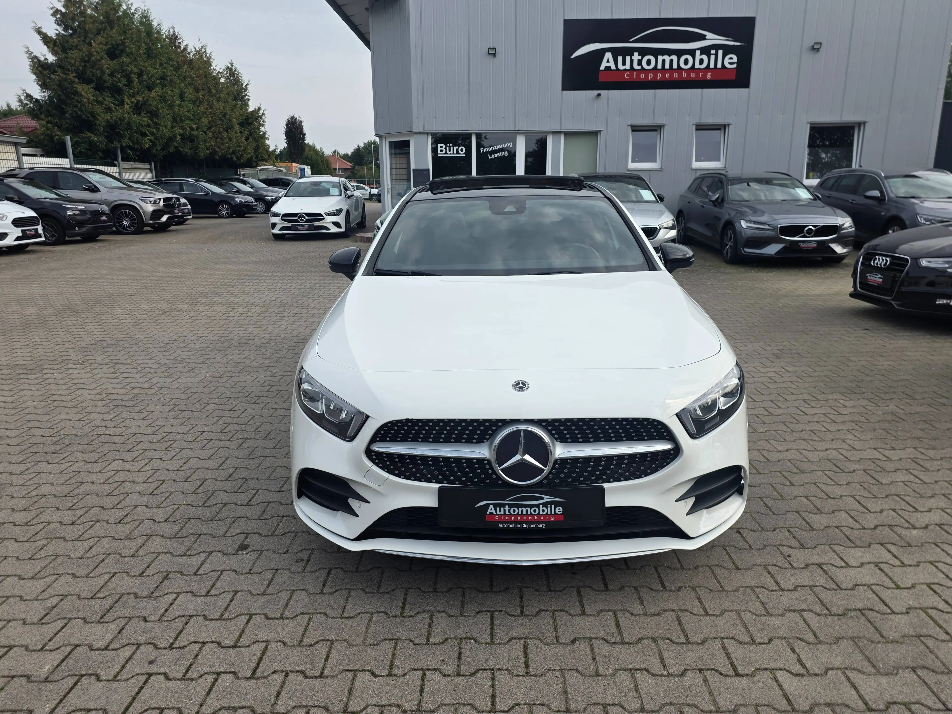 Mercedes-Benz A 250 e Limousine AMG-Line *RFK *Night Paket *RFK — photo 2