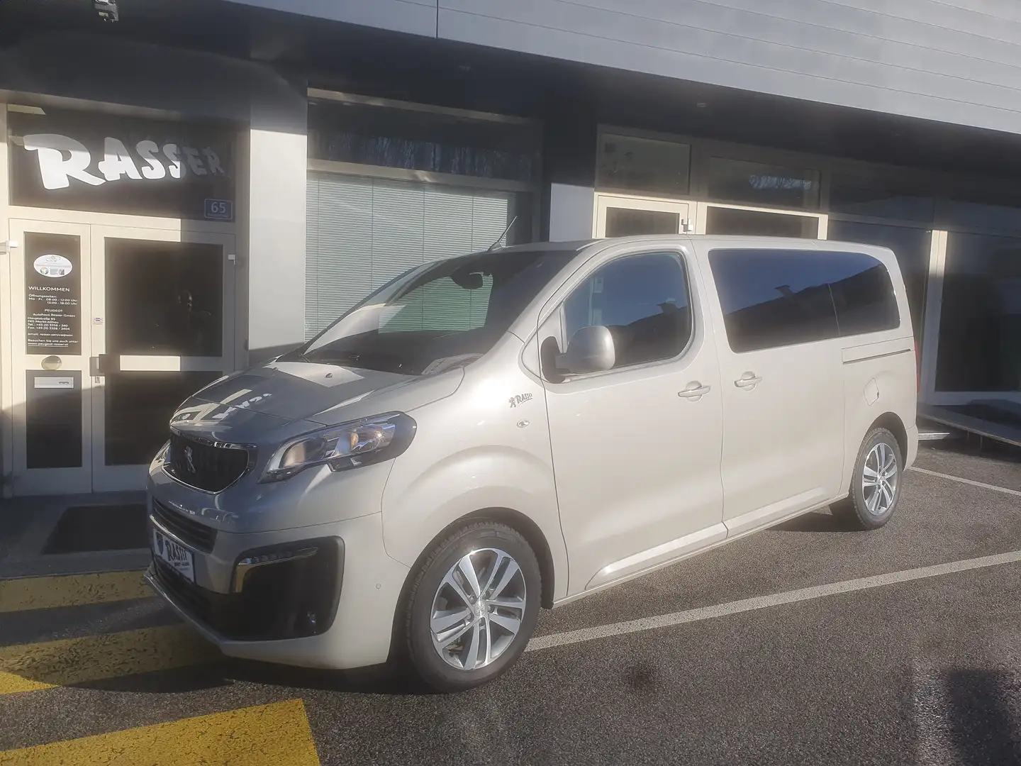 Peugeot Traveller Traveller Allure L2 BlueHDI 180 Automatik Beige - 2