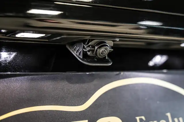 Mercedes-Benz Gle Class view 23