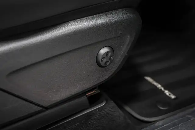 Mercedes-Benz Gle Class view 22