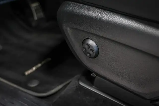 Mercedes-Benz Gle Class view 11