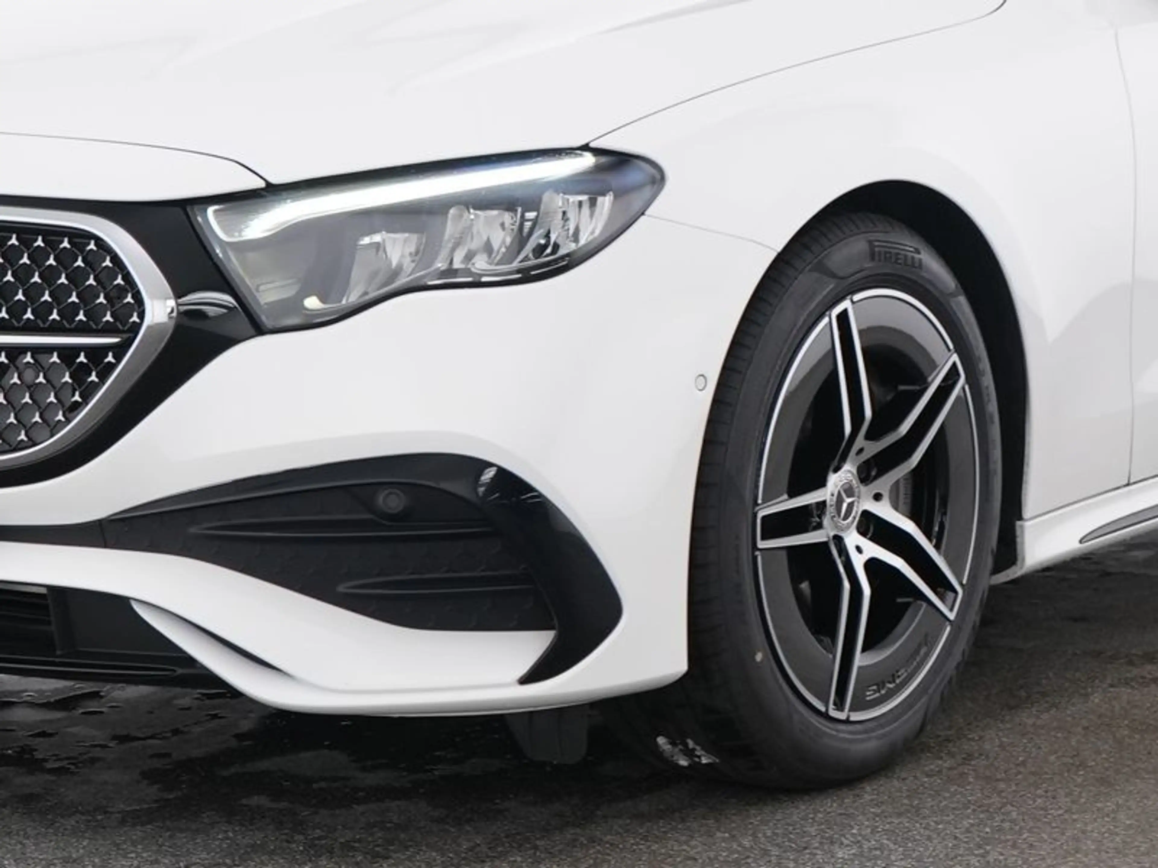 Mercedes-Benz E 220 d T AMG AHK/LED/DIST/RFK/WP/KEYL/TW/ — photo 9