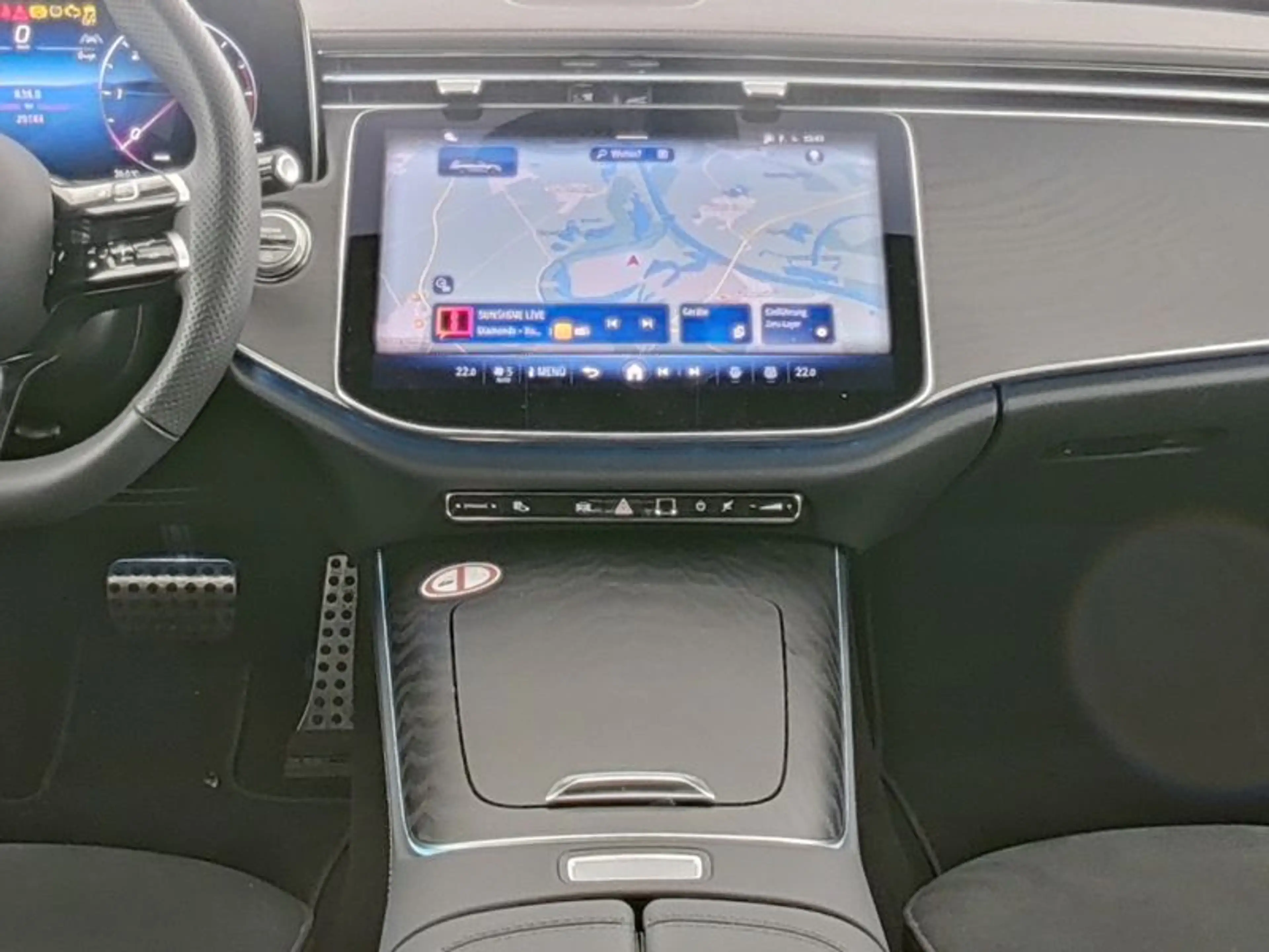 Mercedes-Benz E 220 d T AMG AHK/LED/DIST/RFK/WP/KEYL/TW/ — photo 7